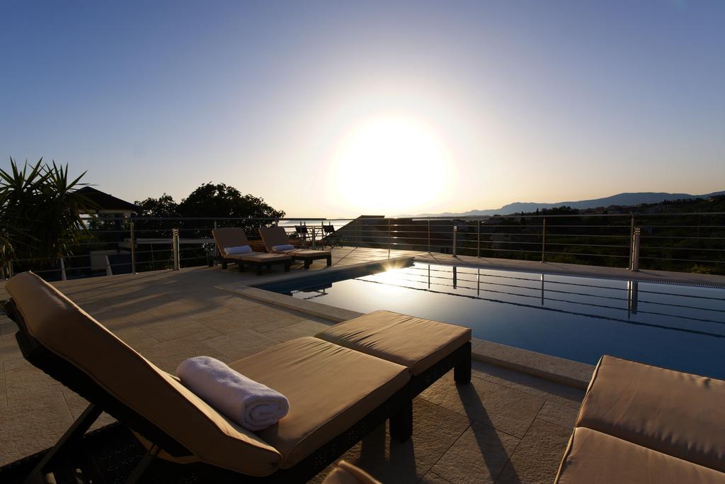 Villa Mermaid Your Croatian Haven With Luxury Pool And Scenic Views Подстрана Екстериор снимка