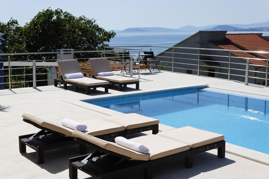 Villa Mermaid Your Croatian Haven With Luxury Pool And Scenic Views Подстрана Екстериор снимка