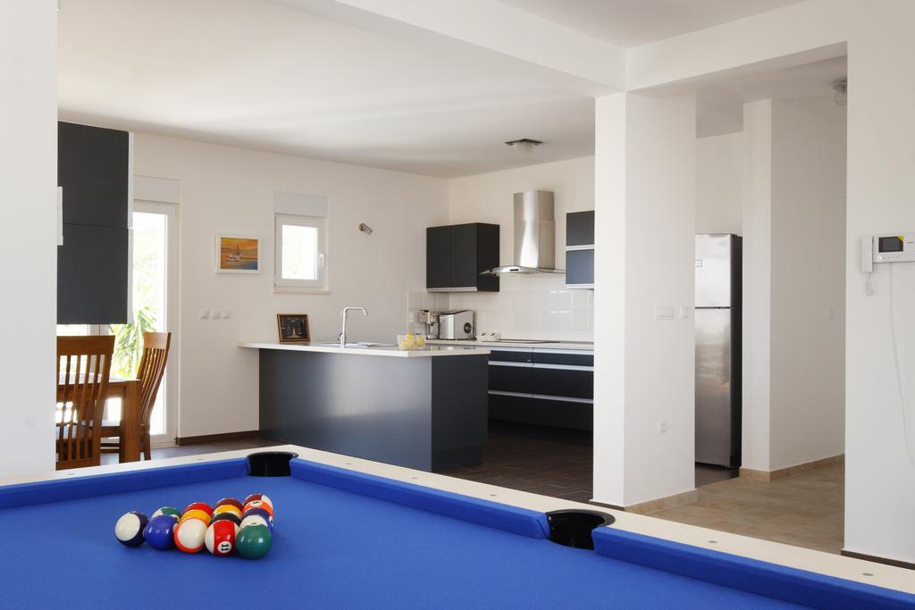 Villa Mermaid Your Croatian Haven With Luxury Pool And Scenic Views Подстрана Стая снимка